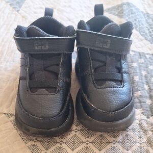 Jordan Toddler Black Hook-and-Loop Sneakers